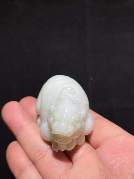 和田白玉貔貅挂件
