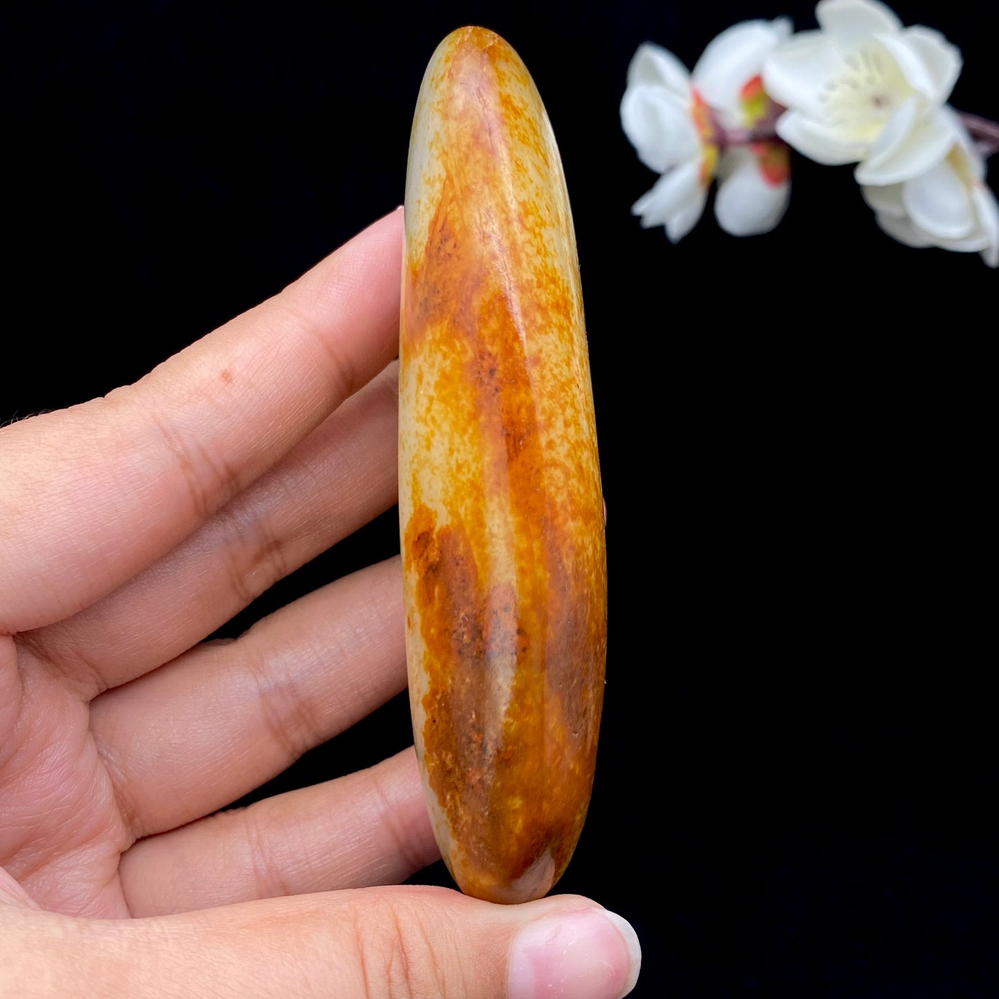 和田玉-洒红皮青花底籽料手把件