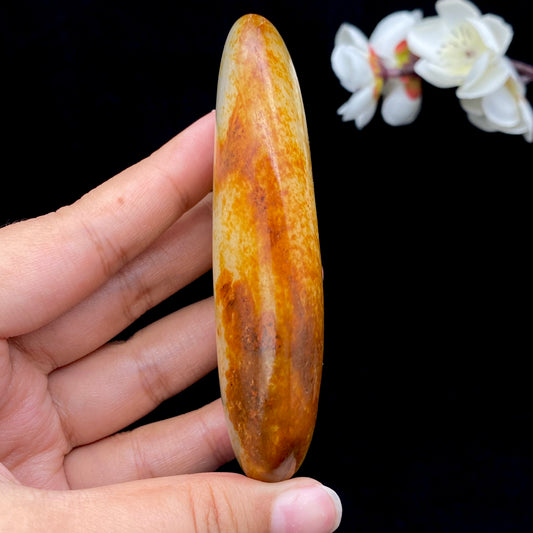 和田玉-洒红皮青花底籽料手把件