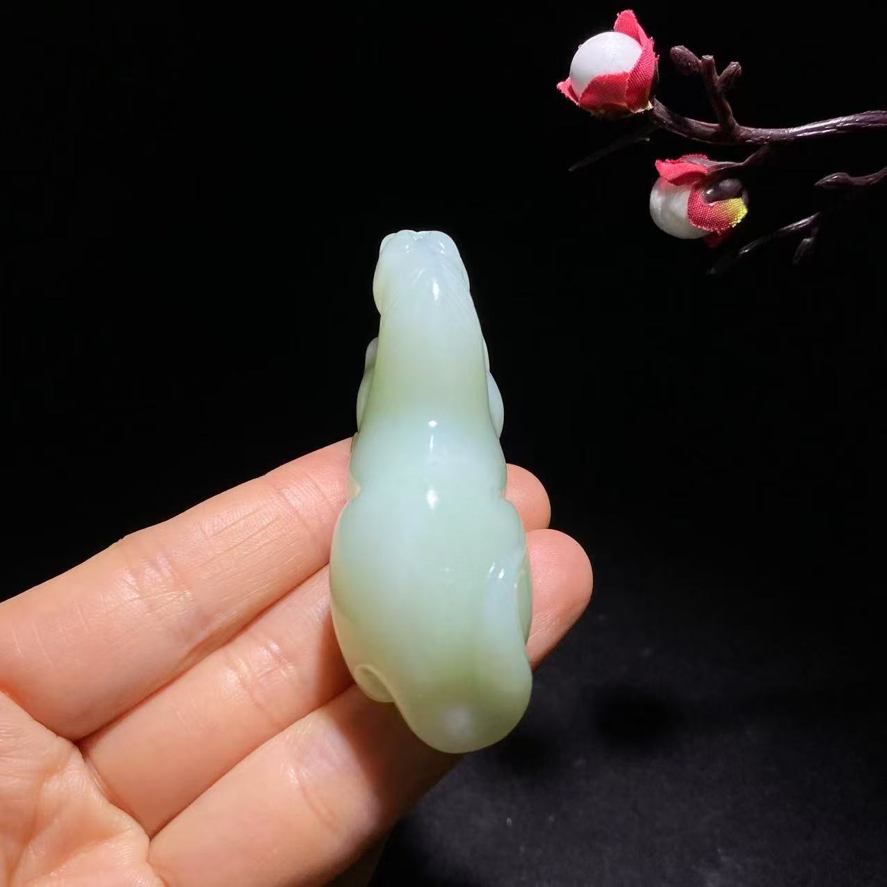 和田翠色白玉生肖马