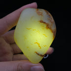 和田玉-黄皮带洒金皮青白肉籽料手把件（95.1克）