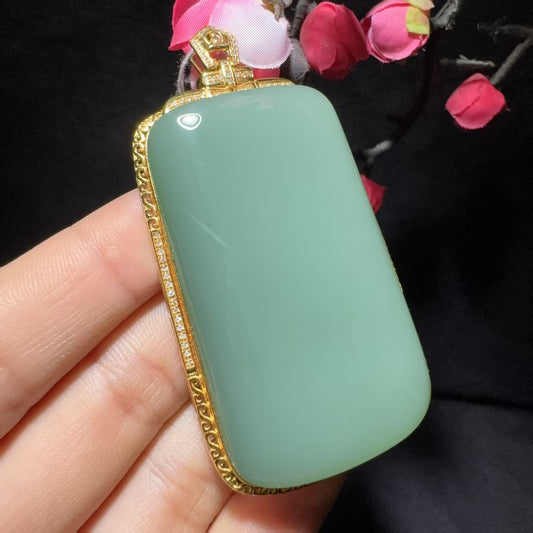 和田玉碧玉金镶玉吊坠（51.3g）