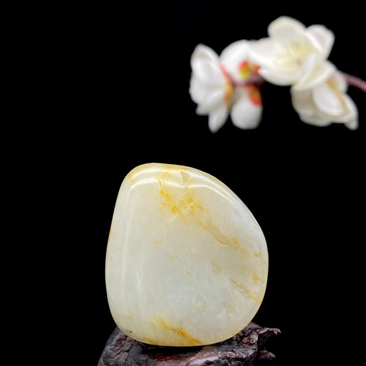 【超值推荐】和田玉-洒金皮青花底籽料挂件（28.6克）