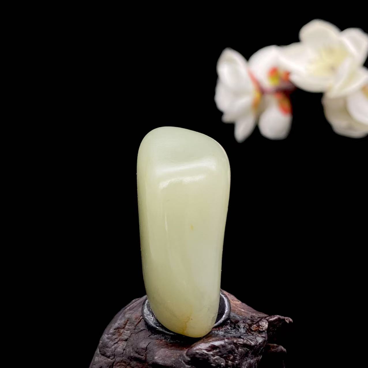 和田玉-青白玉籽料原石（25克）