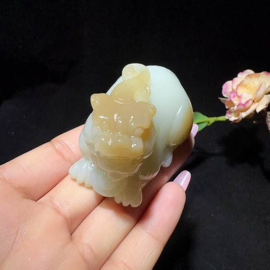 和田玉糖白手把件貔貅（143.6g）