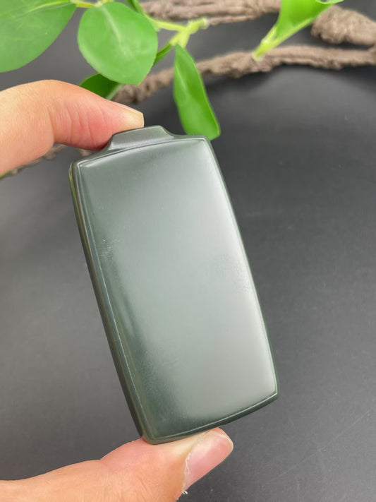 和田玉沙枣青无事牌（63.8g）