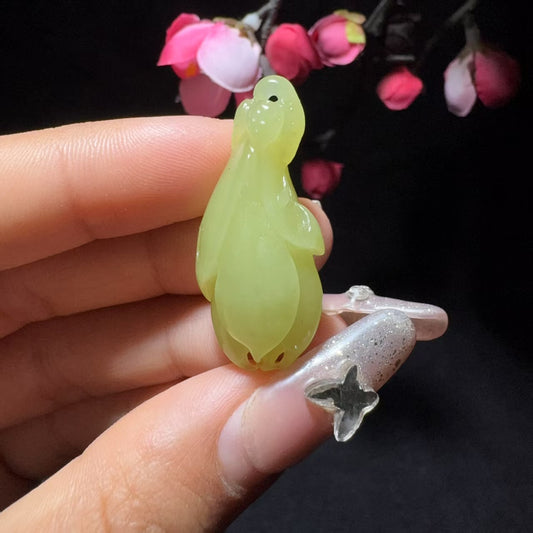 和田玉黄口料玉兰花挂件（8.7g）