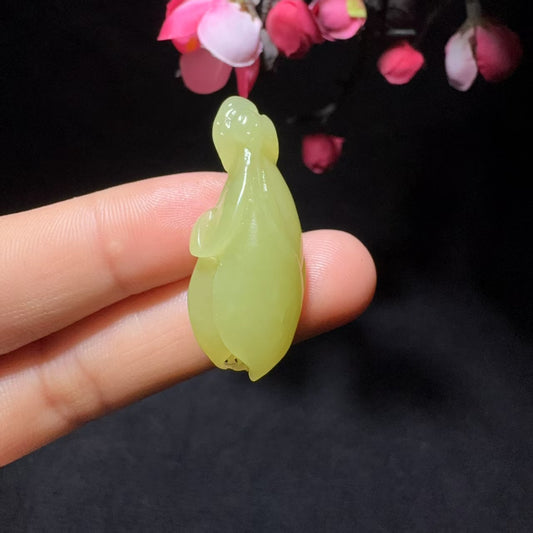 和田玉黄口料玉兰花挂件（8.7g）