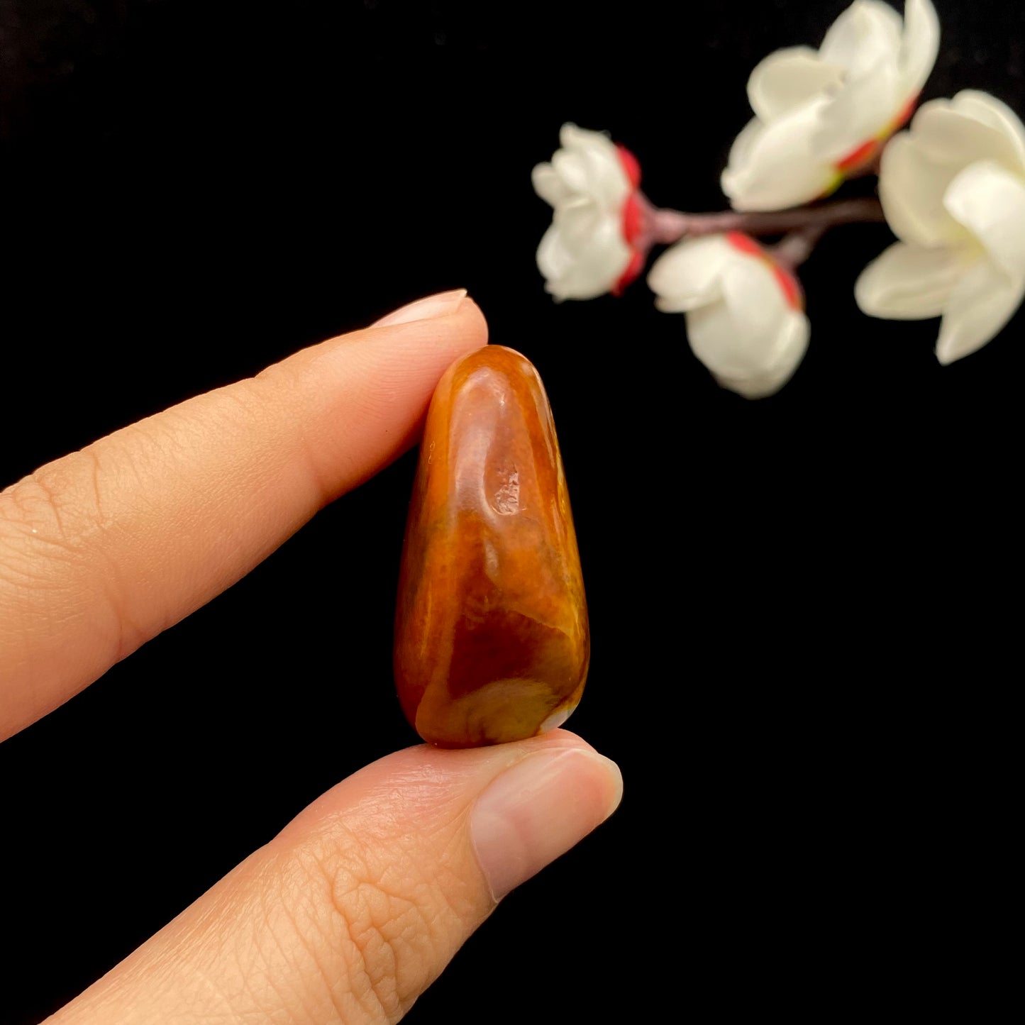 【超值推荐】和田玉-黄沁皮漏白肉籽料挂件（20.6克）