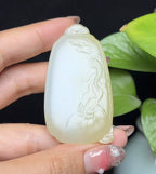 新疆和田玉且末糖羊脂玉御龙观音挂件