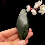 和田玉-碧玉籽料原石（135克）