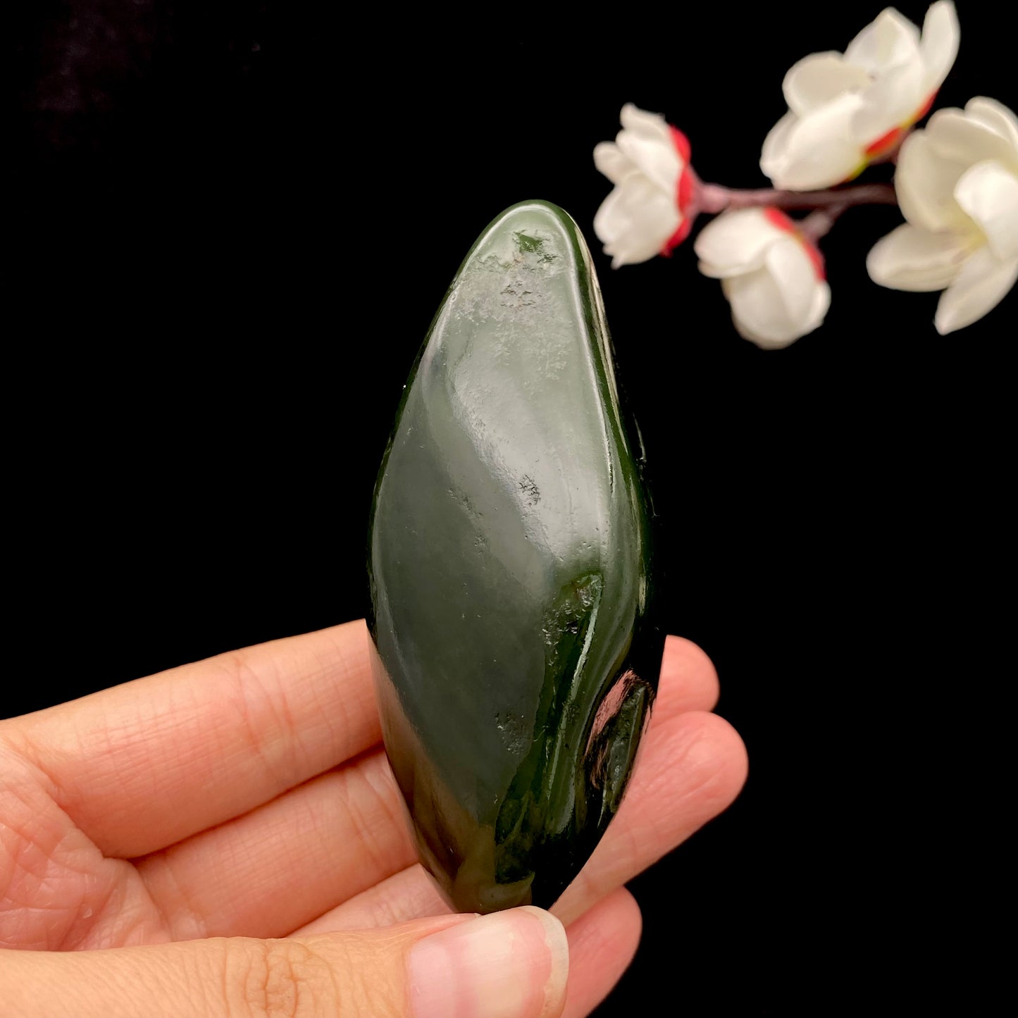 和田玉-碧玉籽料原石（135克）