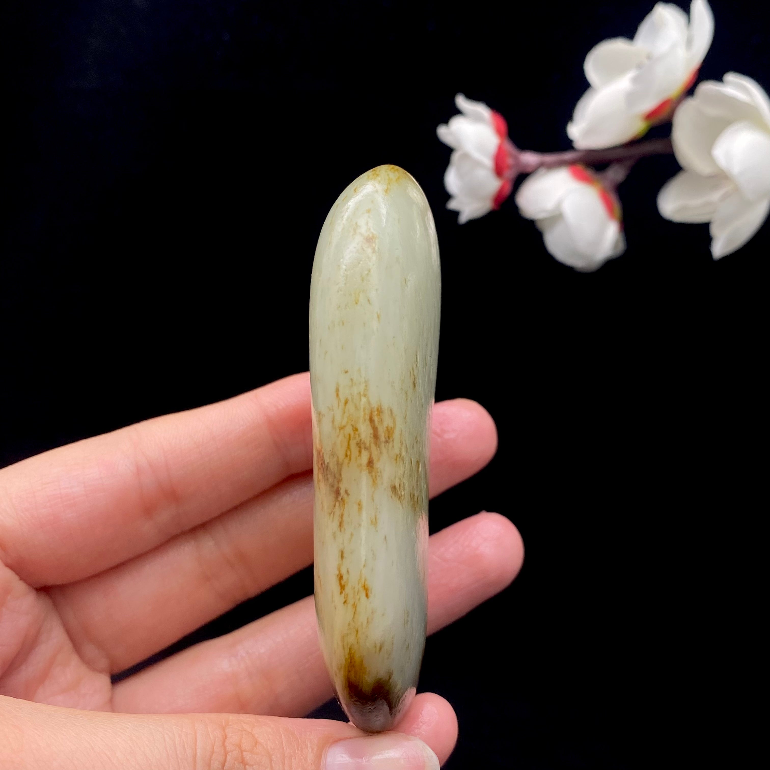 和田玉-洒金皮青白肉籽料原石（95.6克）