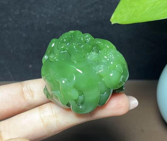和田玉碧玉如意子母貔貅手把件摆件（112.2g）
