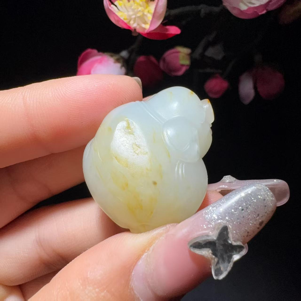 和田玉籽料挂件发财猪（25.6g）