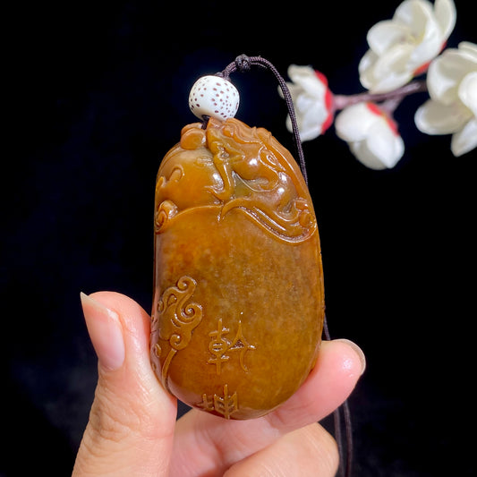 和田玉-红沁皮籽料【府上有龙】55.5克