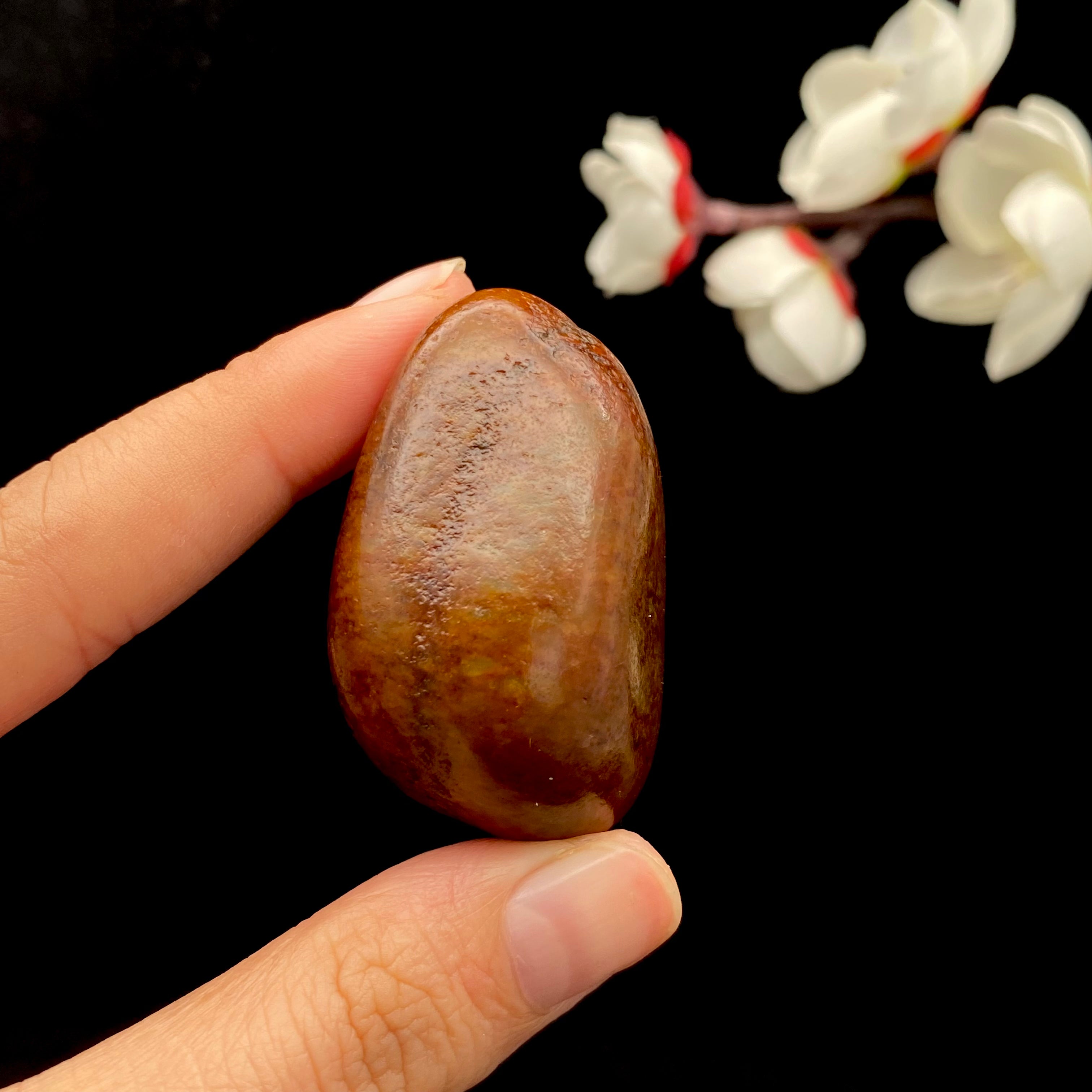 和田玉-红沁皮籽料原石（45克） – 厚德载玉