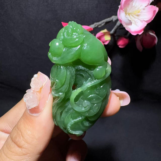 和田玉碧玉灵猴献寿挂件（31.2g）