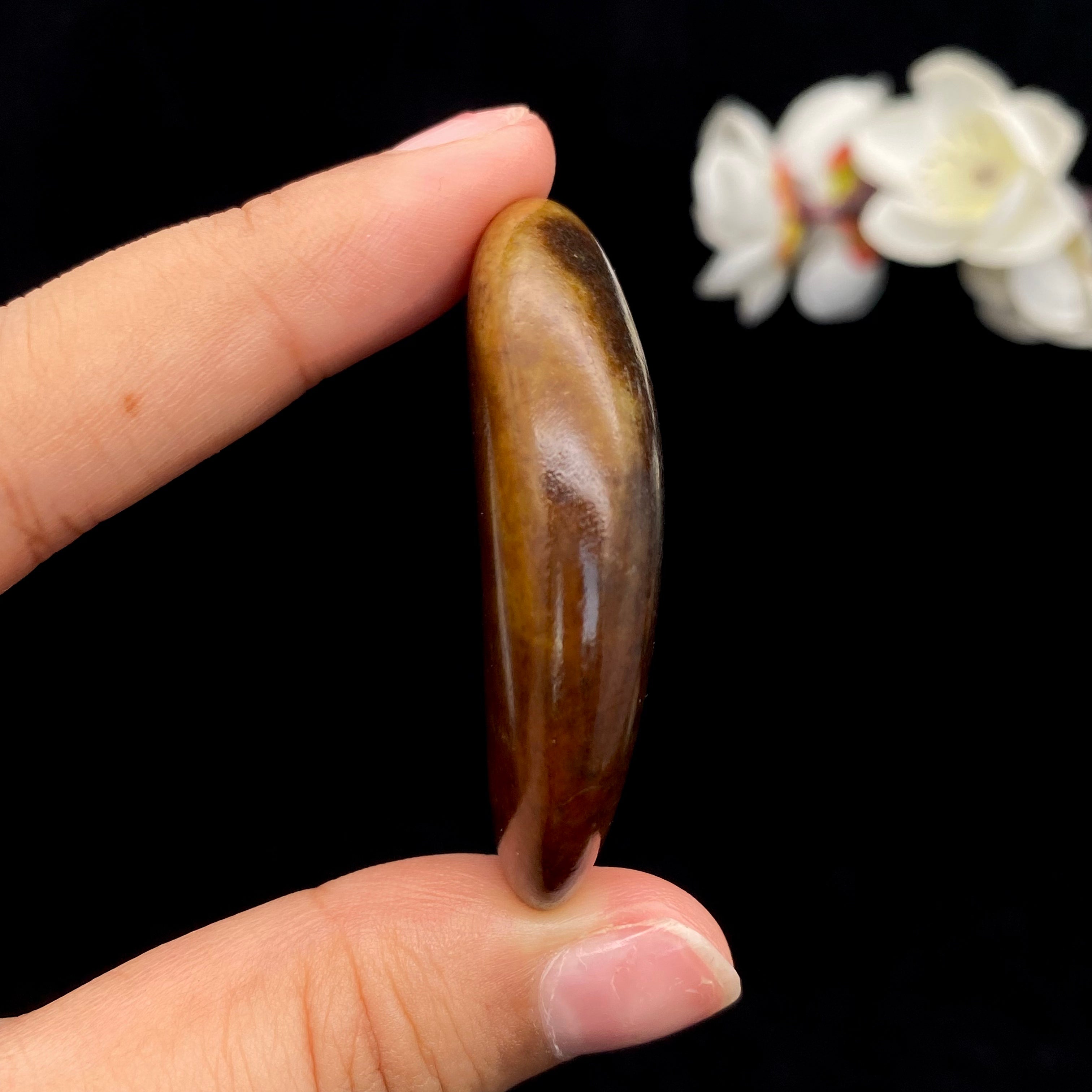 和田玉-红沁皮籽料原石（33.4克）