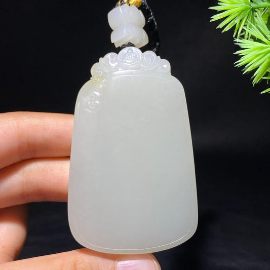和田玉籽料无事牌（89.5g）