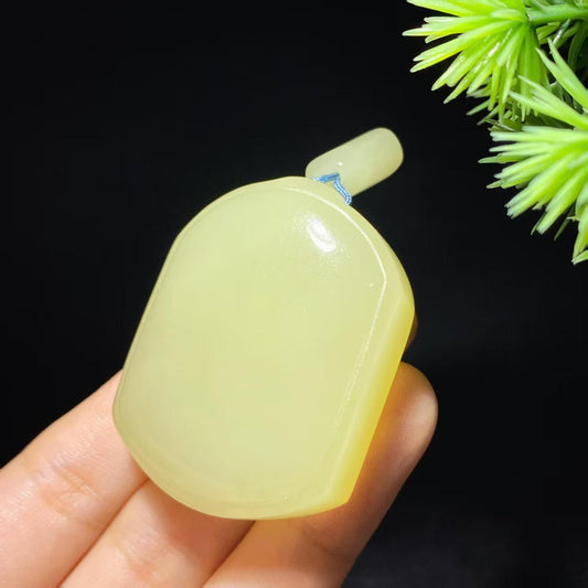 和田玉黄玉无事牌（42.7g）