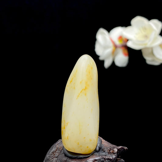 和田玉-洒金皮白肉籽料原石（20.8克）