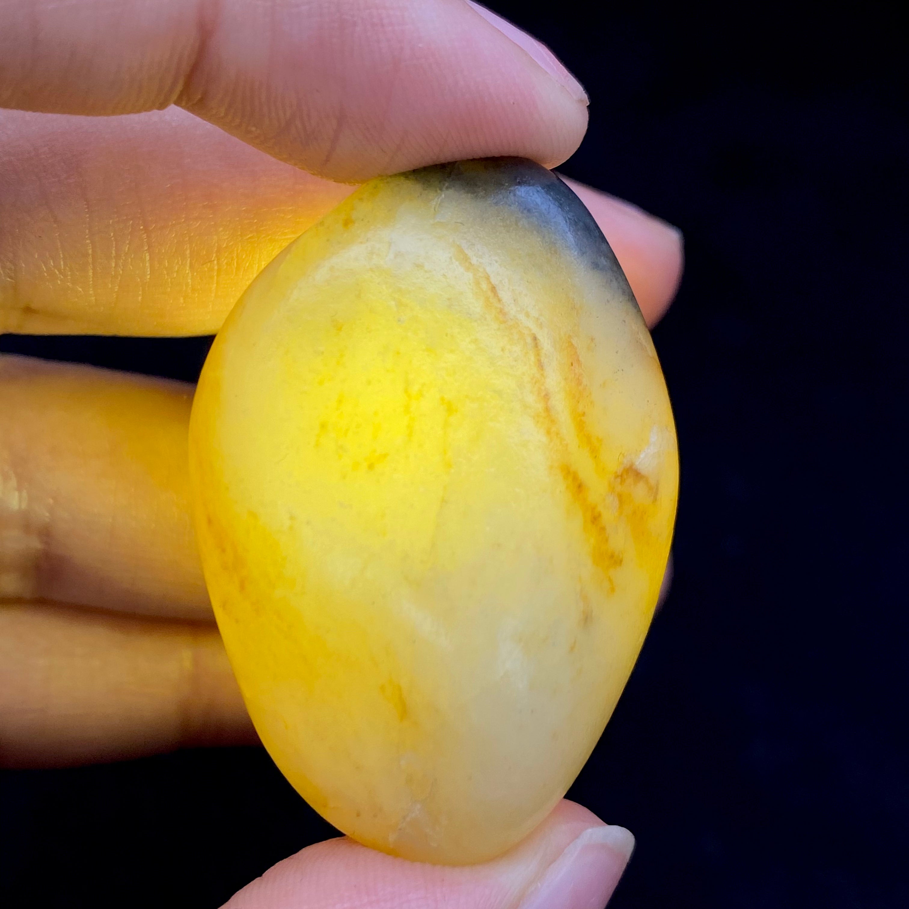 【超值推荐】和田玉-黄皮青花籽料挂件（30.5克）