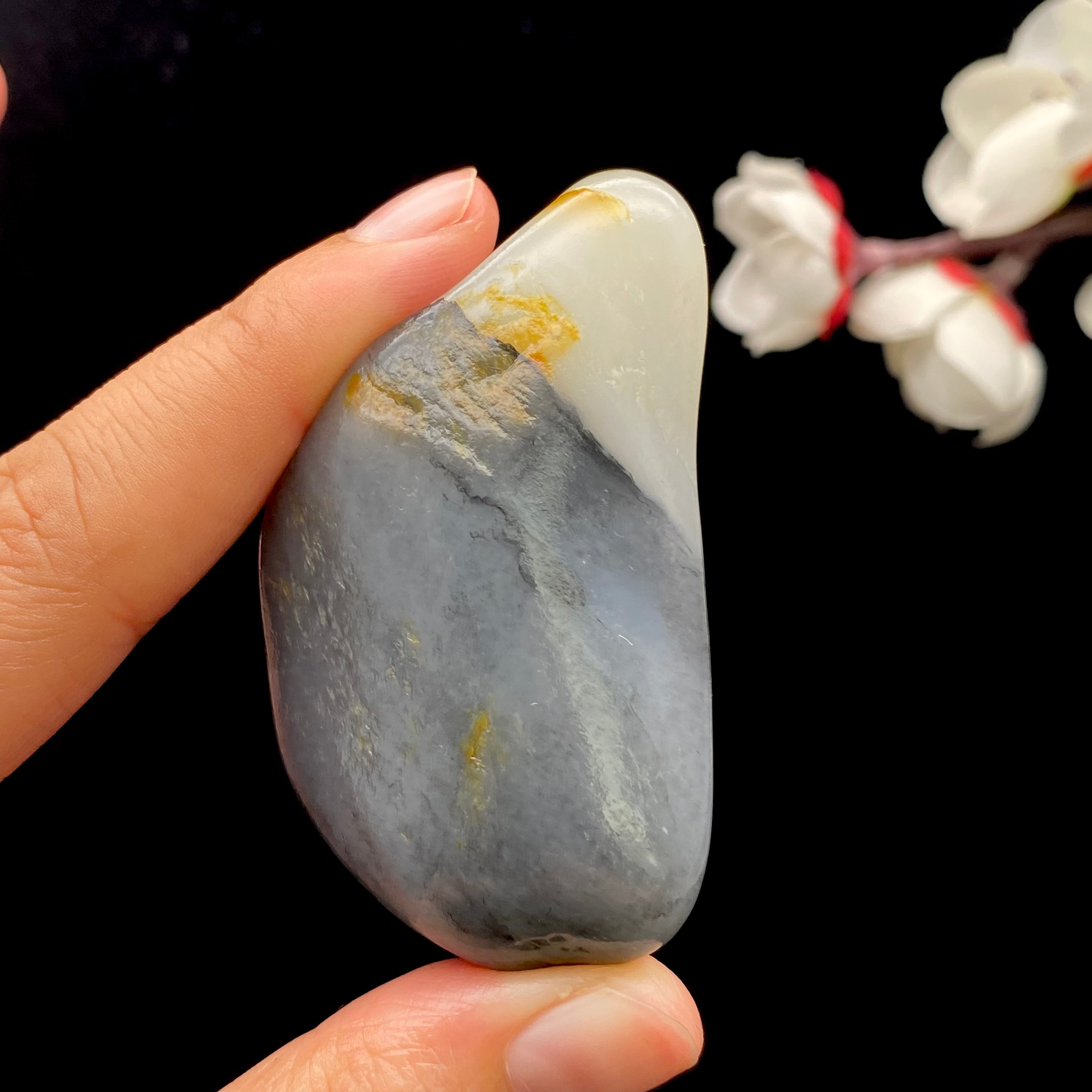 和田玉-青花带洒金皮籽料原石（67.7克）