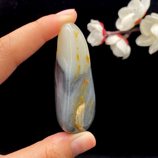 和田玉-青花带洒金皮籽料原石（67.7克）