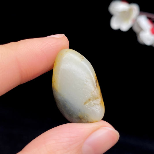 【超值推荐】和田玉-黄皮青花籽料原石（4.7克）