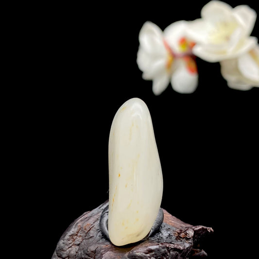 【超值推荐】和田玉-黄皮青花底籽料吊坠籽（11.1克）