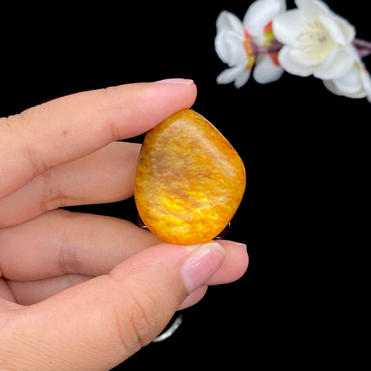 和田玉-黄沁皮籽料原石（19.6克）