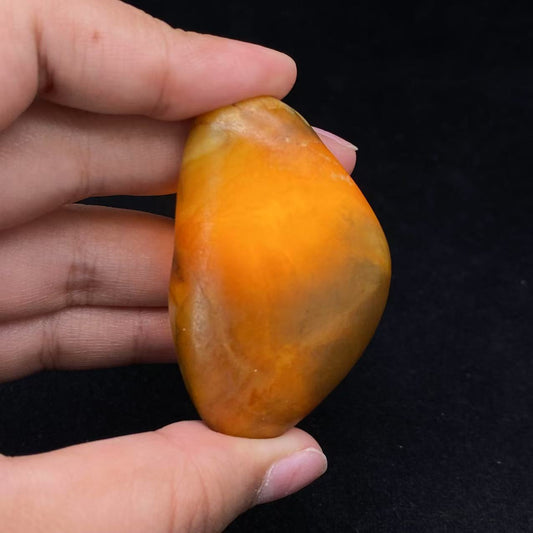 和田玉-黄沁皮青花籽料原石（39.5克）