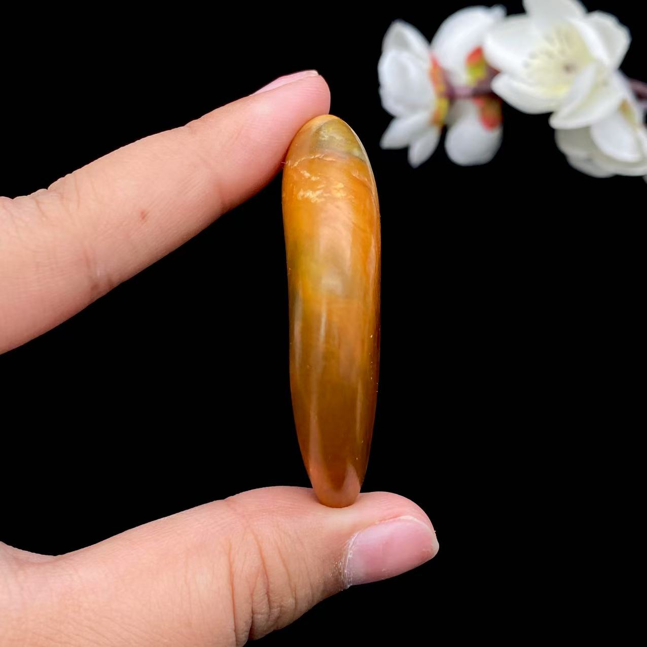 和田玉-黄沁皮青花籽料原石（39.5克）