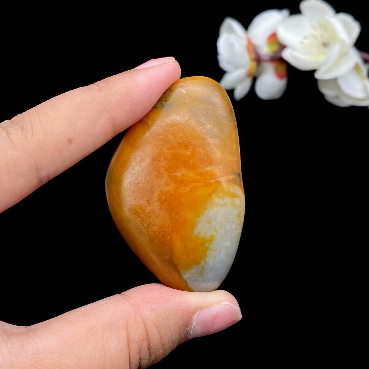 和田玉-黄沁皮青花籽料原石（39.5克）