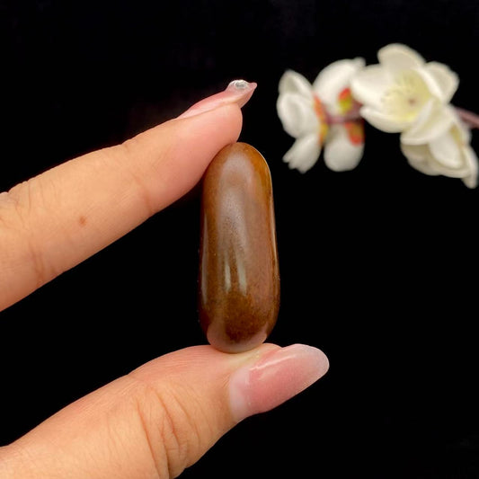 和田玉-红沁皮籽料原石（25.8克）