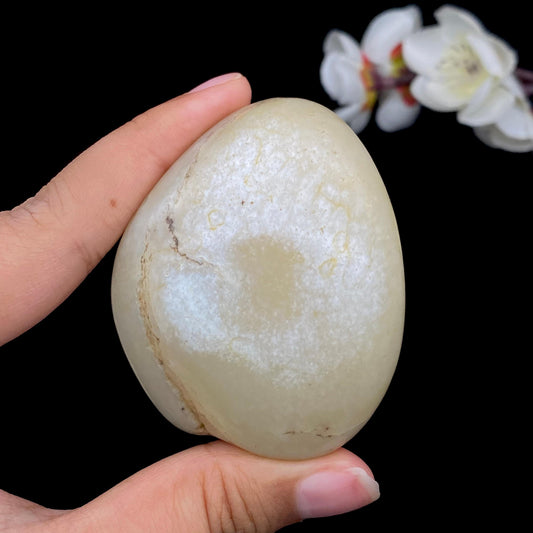 和田玉糖籽料原石（146.1g）