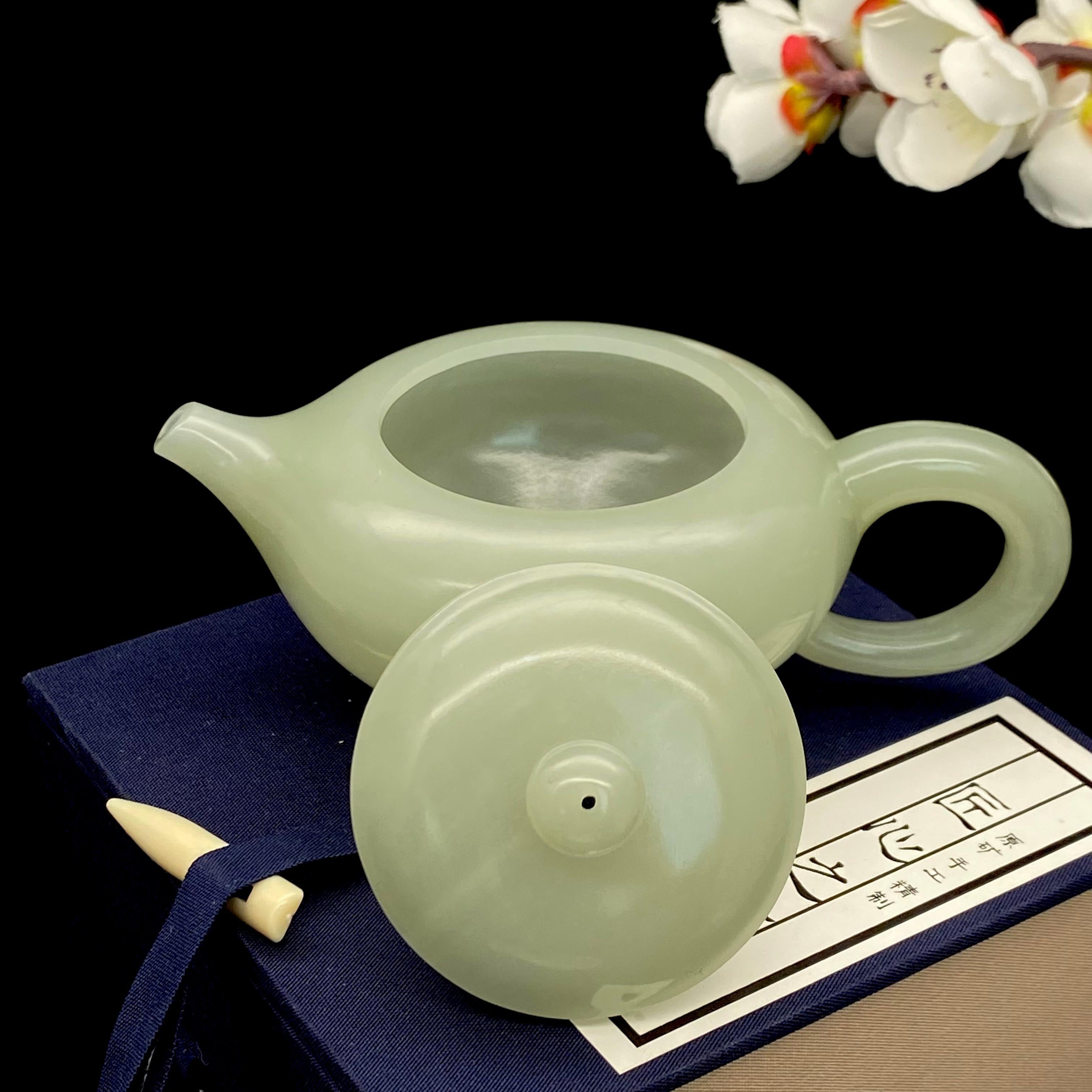 和田玉青白玉【茶壶】（151.2g）