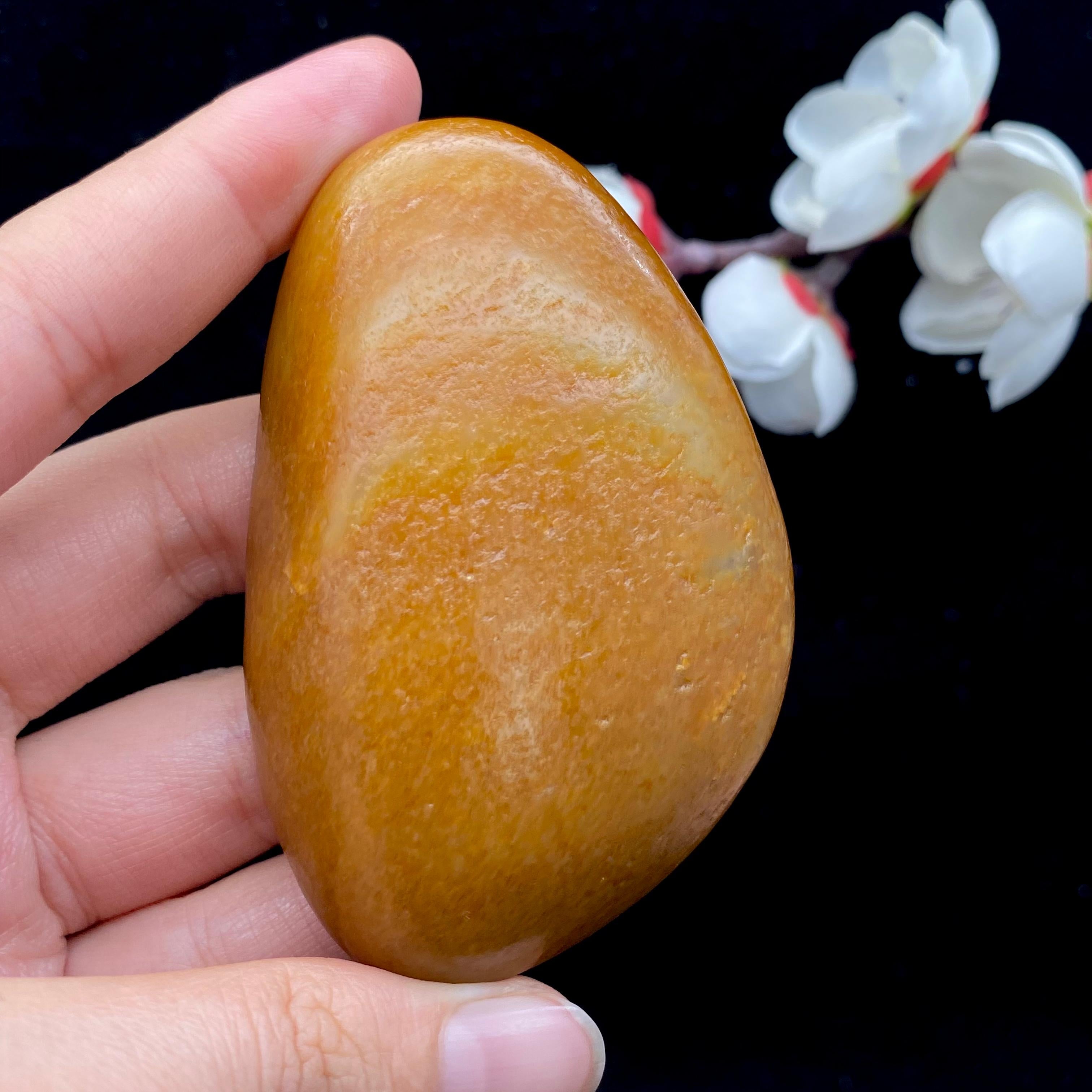 和田玉满黄皮籽料（102.2g）