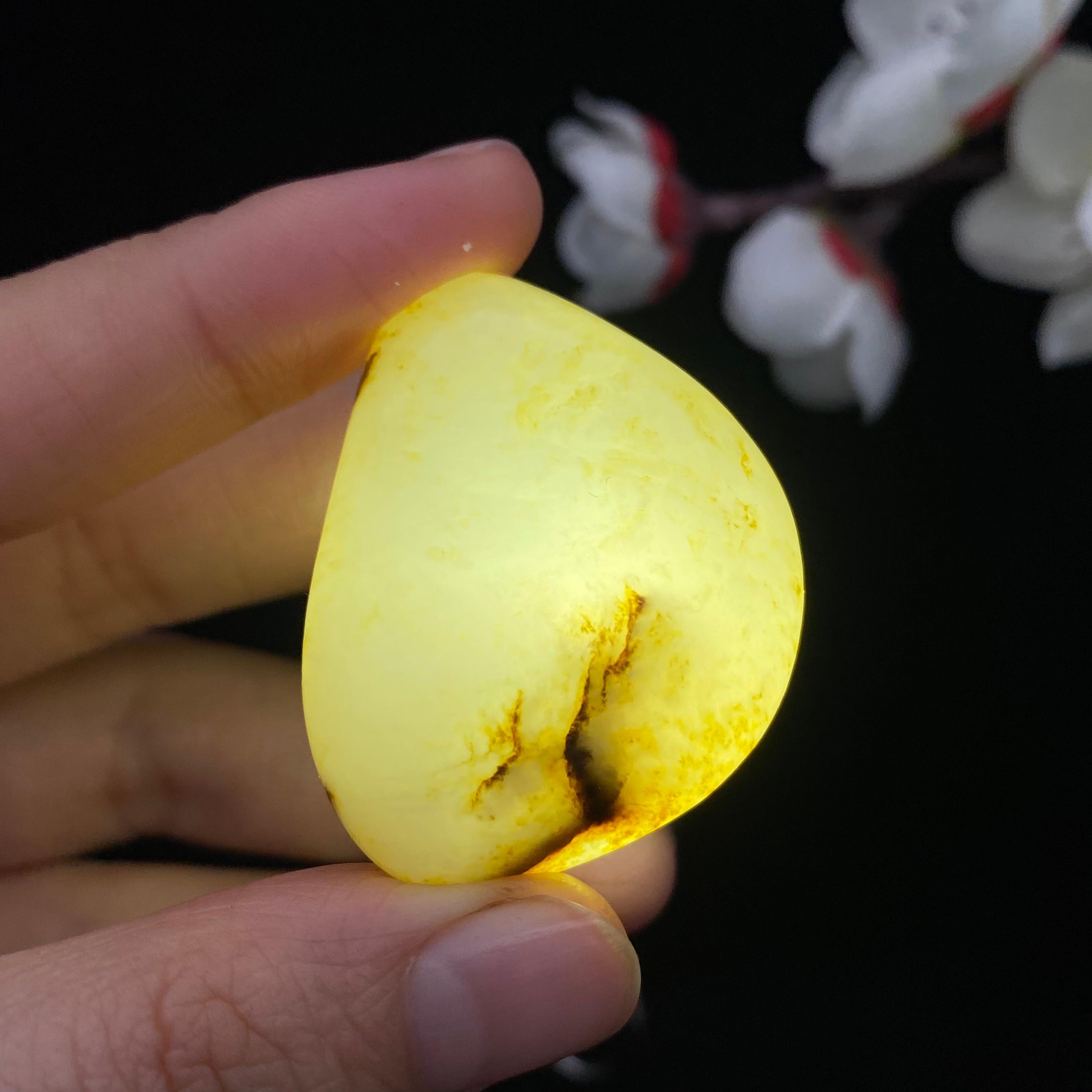 和田玉洒金皮籽料原石（28.3g）