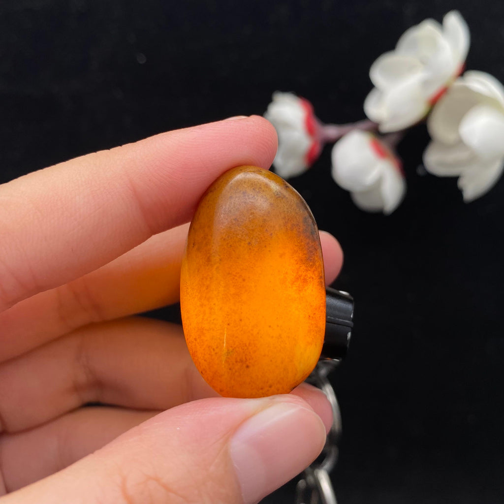 和田玉黄沁皮籽料（12.8g）