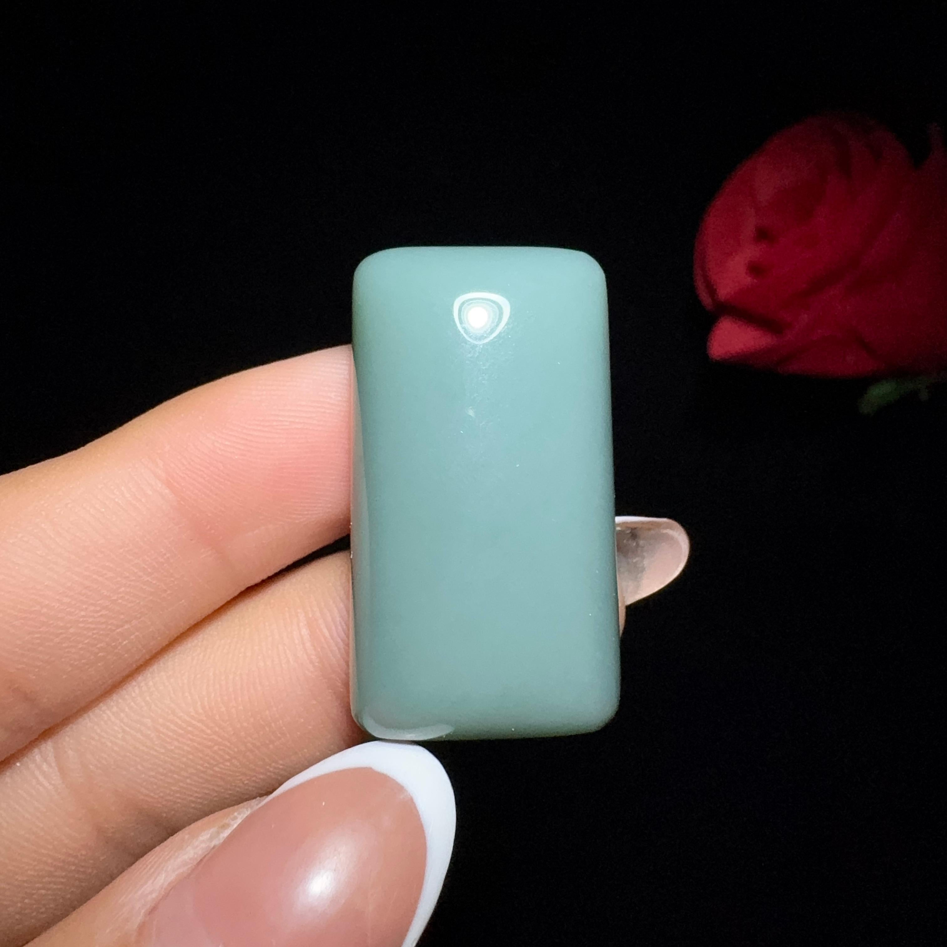 秒杀和田玉碧玉鸭蛋青平安无事牌（15.5g）