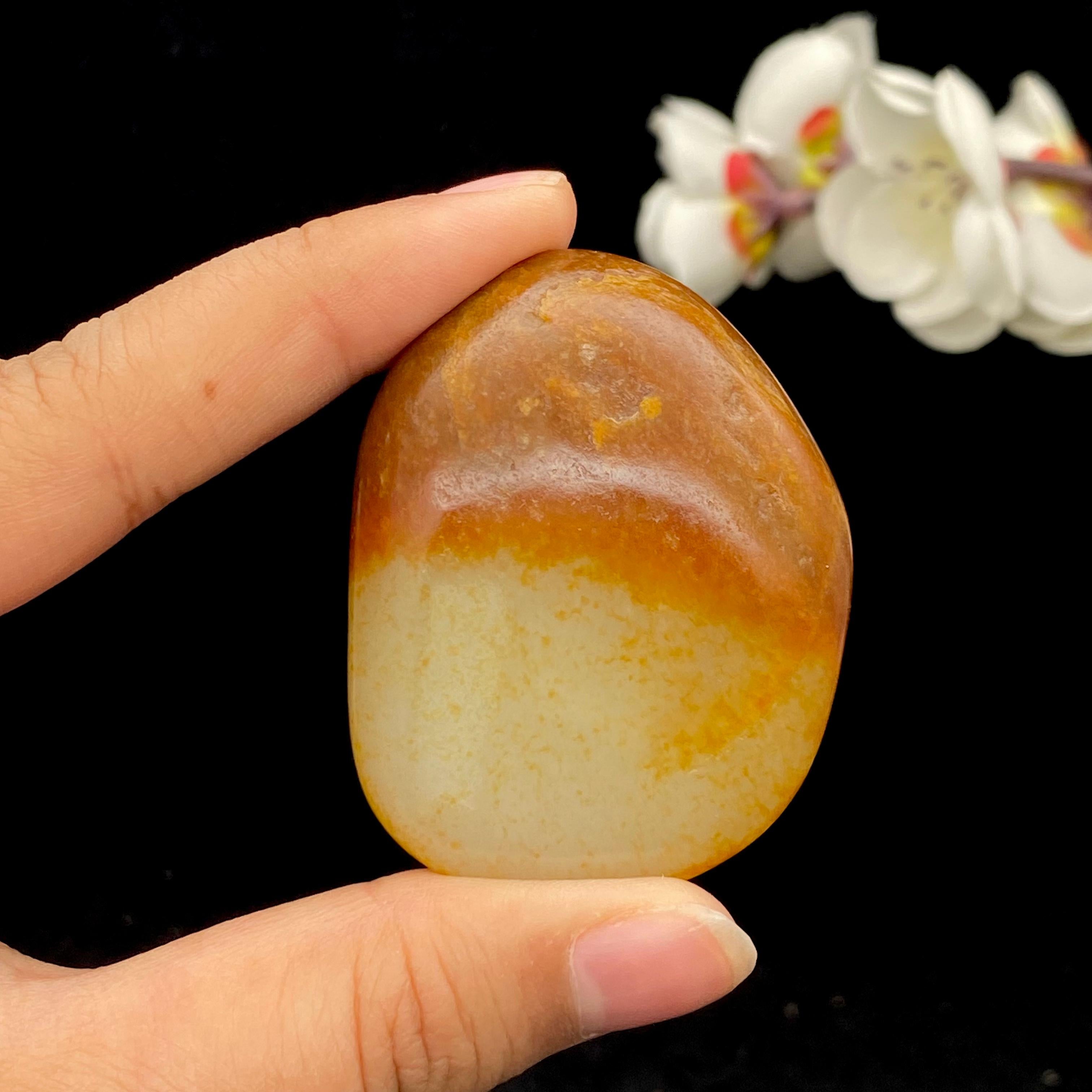 和田玉聚红皮籽料手把件（71.2g）