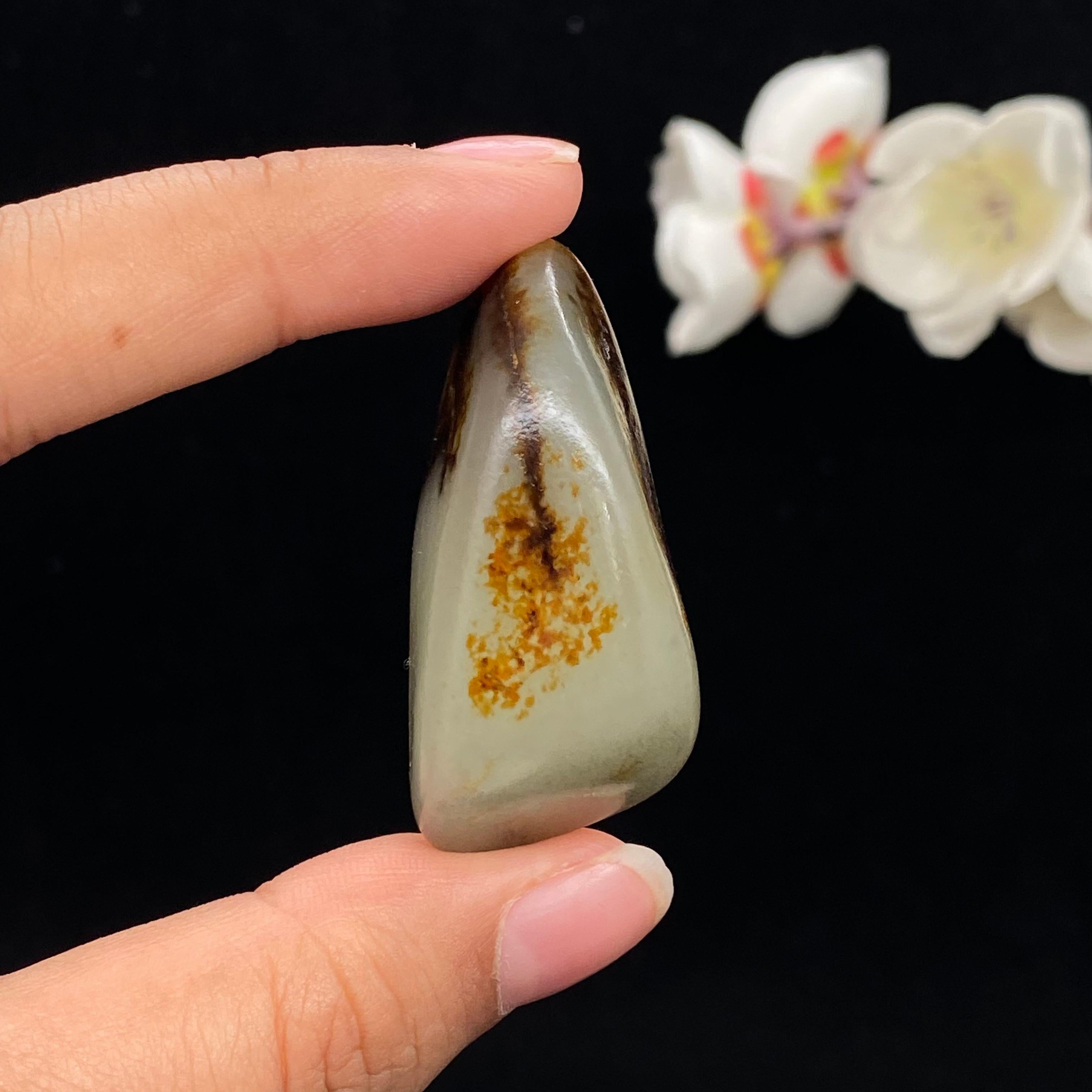 【超值推荐】和田玉洒金皮青花底籽料挂件（28.7g）