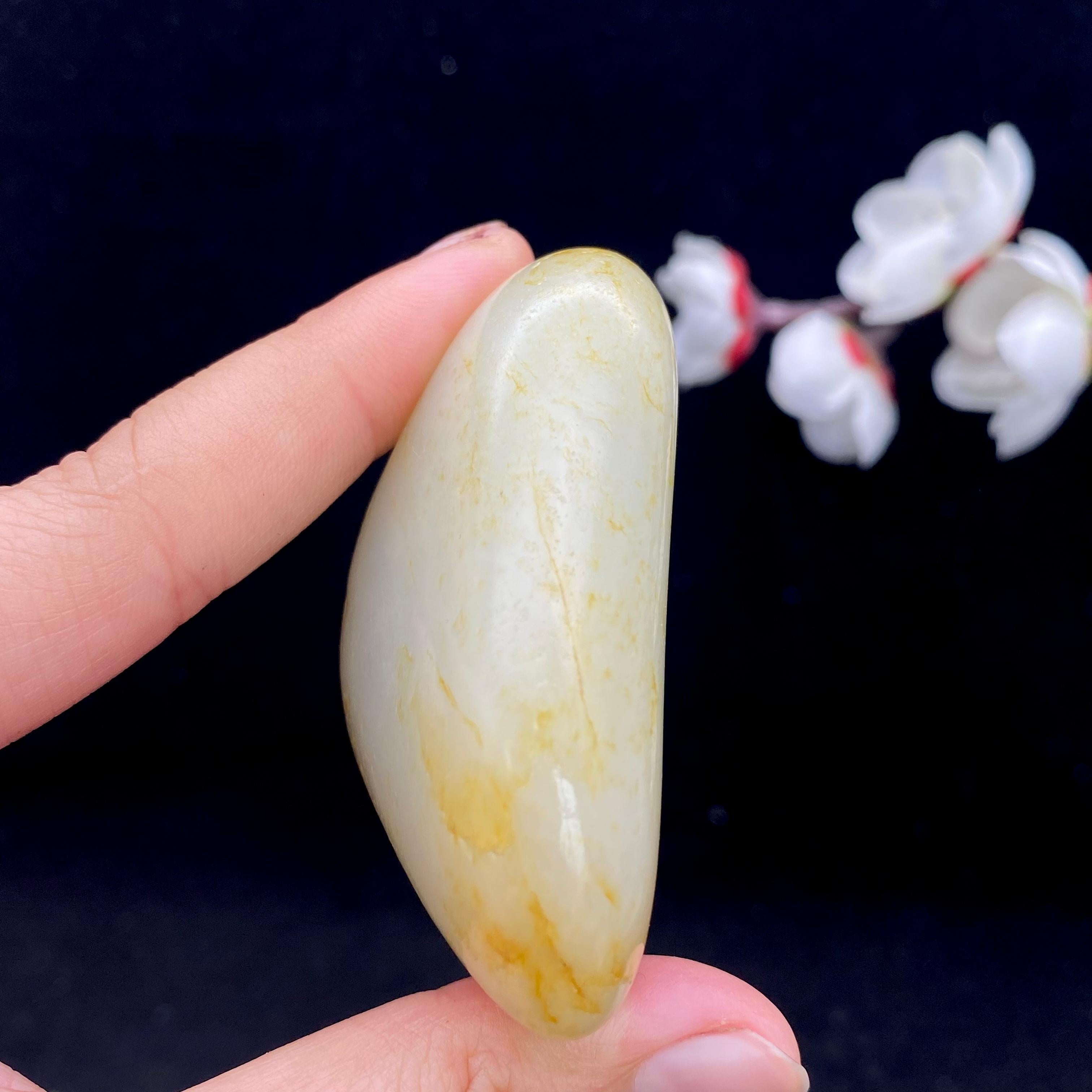 和田玉洒金皮籽料手把件（98.8g）