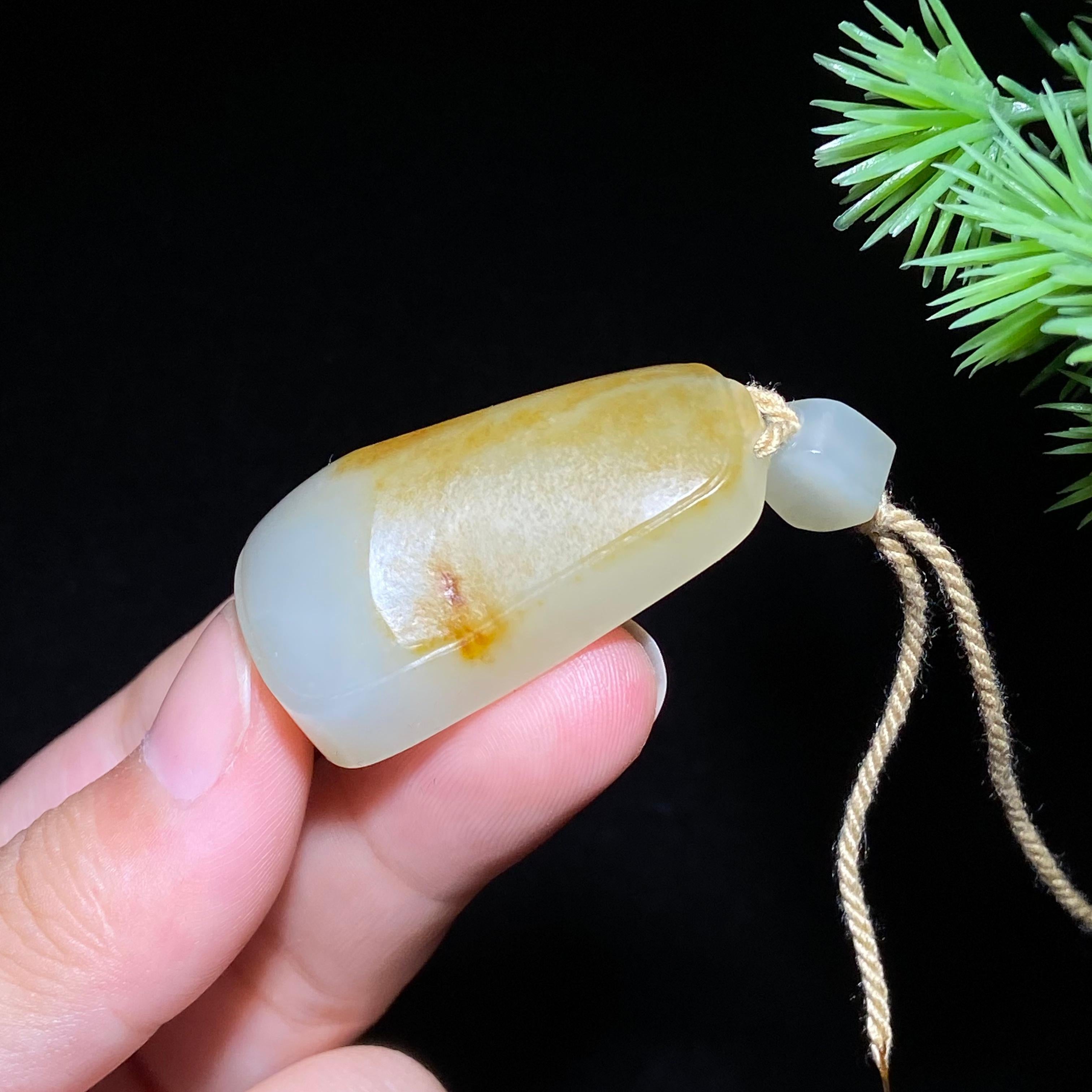 和田玉籽料无事牌（19.4g）