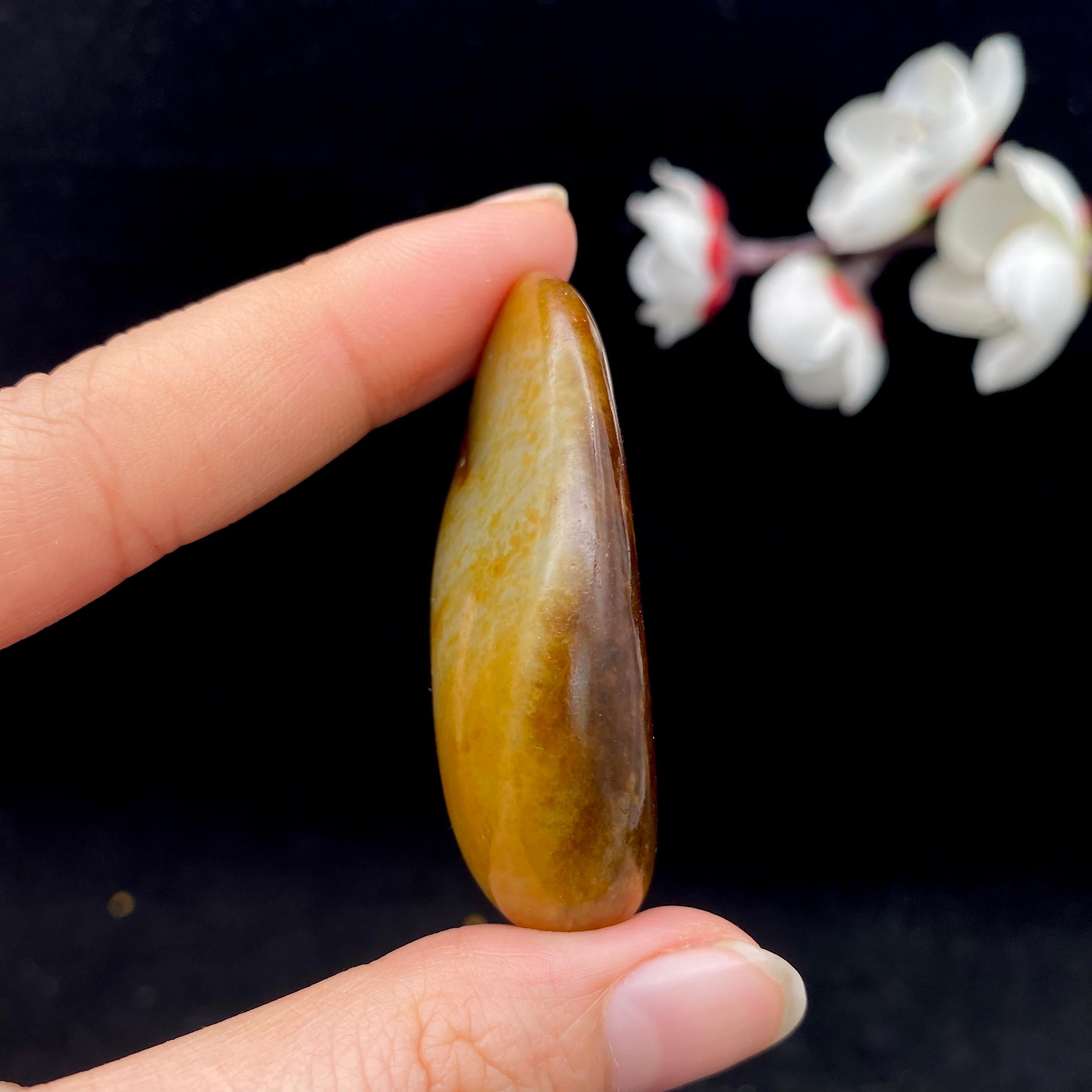 和田玉聚红皮籽料（30.9g）