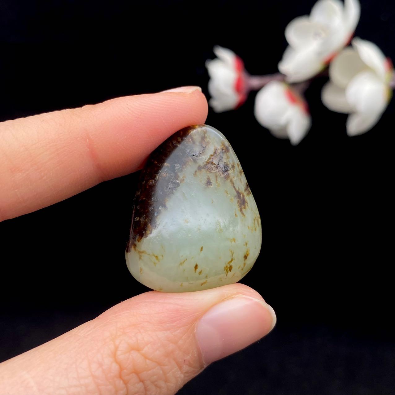 和田玉聚黑皮籽料（12.4g）