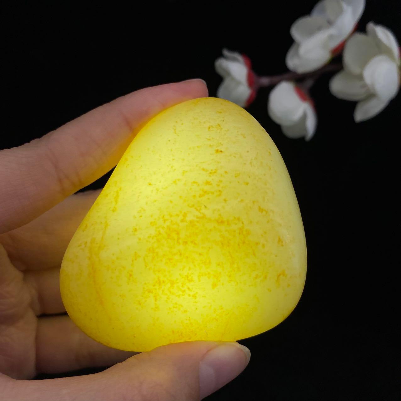 和田玉洒金皮籽料手把件（134g）