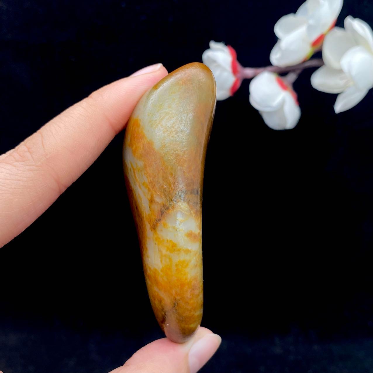 和田玉聚红皮籽料手把件（99.3g）